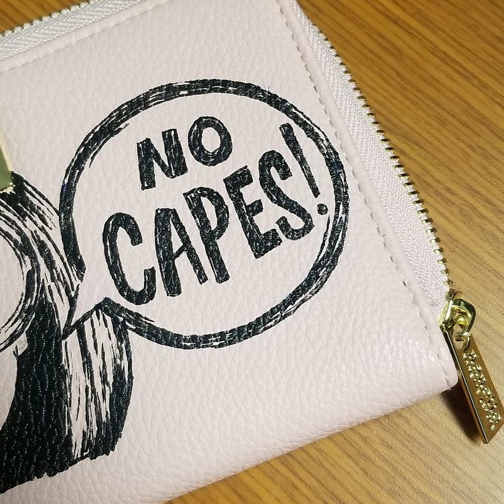 Hand painted "NO CAPES" wallet!! - Picture 3 of 8